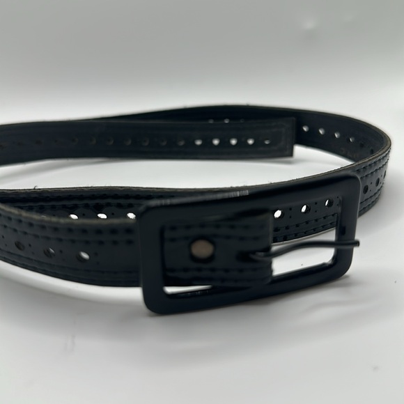 Black vegan leather fashion belt size small - Picture 2 of 3